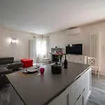 Montecolo Bay 1 Apartment Pilzone